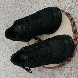 Blauer Crush Shoe Women's Style FW053 Size 7.5 NEW